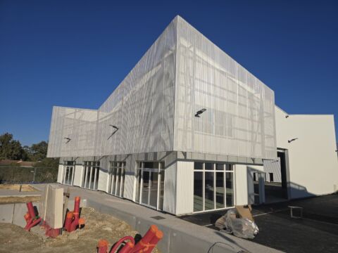 À VENDRE – LOCAL D’ACTIVITÉ DE 305,02 M² – CARBON-BLANC