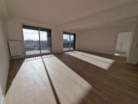 Grand T3 au 5ᵉ étage avec loggia, ascenseur et parking