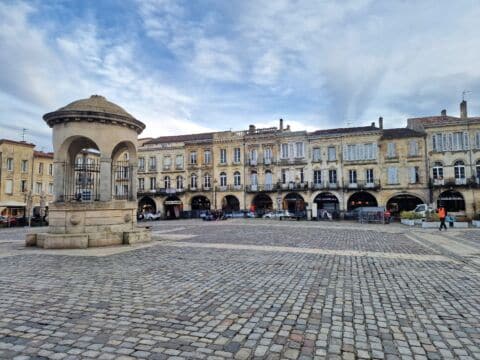Local professionnel 370m² – Place Abel Surchamp – Libourne