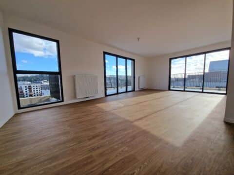 T5 au 5ᵉ étage avec terrasse plein Sud, ascenseur et parking