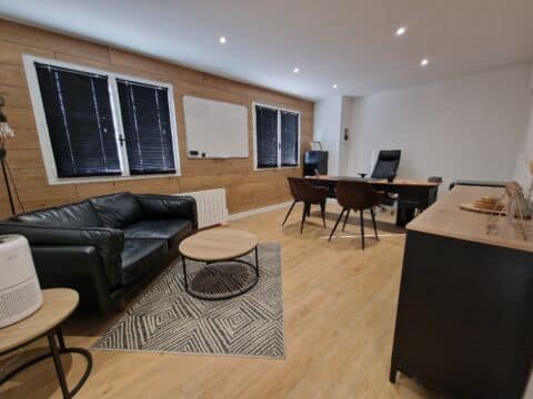 Local d’activités de 110 m² – Proximité immédiate Gare de Bruges