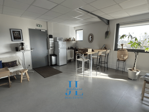 À LOUER – Local / Bureaux 65 m² R+1 – Zone d’activité de Mazères – Proximité Langon