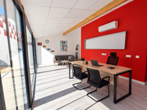 À vendre – Bureau lumineux avec cour de 60 m² à proximité immédiate de la Gare Saint-Jean