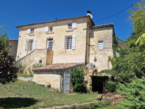 Charmante maison en pierre avec piscine, jardin et vues sur la campagne