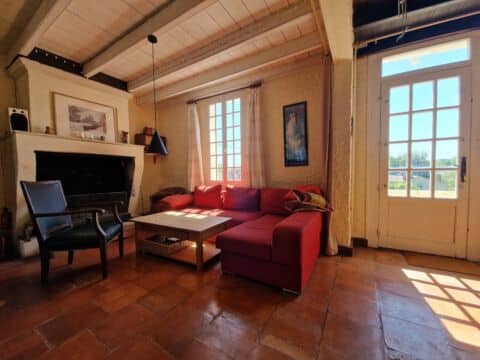 Charmante maison en pierre avec piscine, jardin et vues sur la campagne