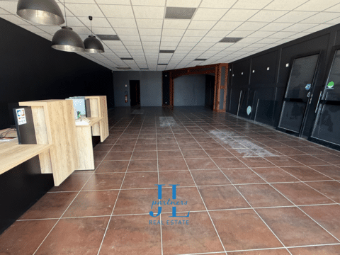À LOUER – Local commercial 182 m² – Langon Zone Commerciale Emplacement Prime
