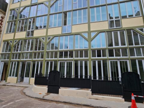 Atelier d’artiste Duplex rénové à neuf, dans impasse privée – 87 m2 – Trocadéro